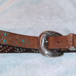 Awesome deal leather 2xl Belt it says 1xl but will fit 2xl western style freesox